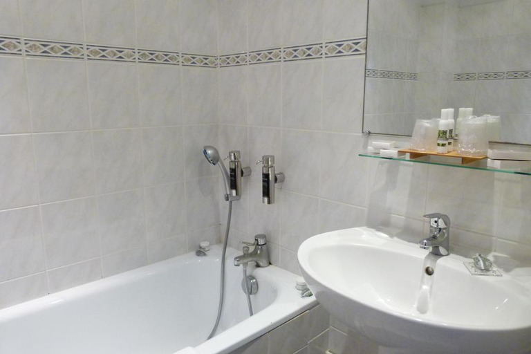 Bathroom 4, Château de Saulon, Côte-d'Or