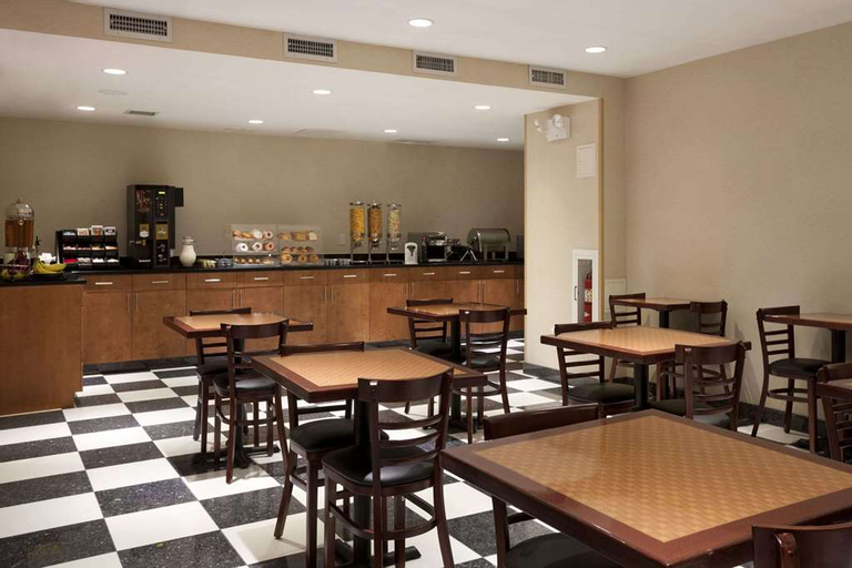 Food & Drinks 5, AirTrain Plaza Hotel JFK Airport, New York