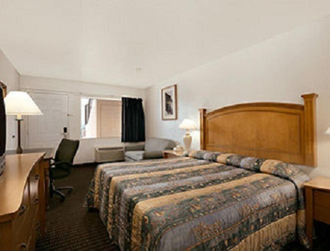 Bedroom 3, Rodeway Inn Phoenix, Maricopa