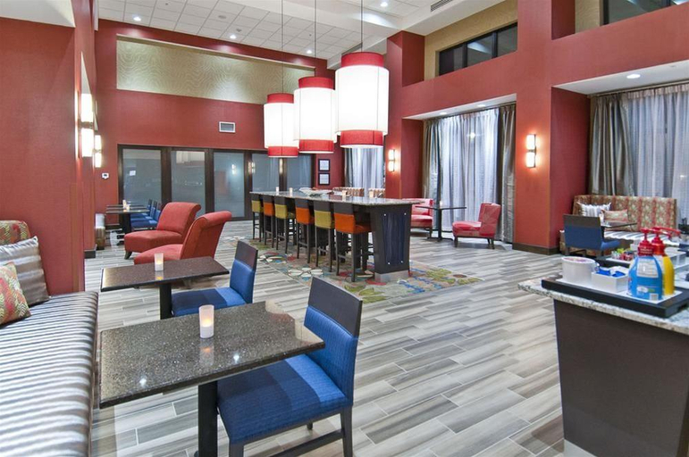 Food & Drinks 5, Hampton Inn & Suites Pauls Valley, Garvin