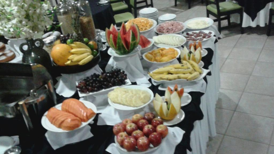Food & Drinks