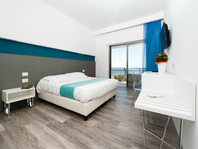 Bedroom 2, Serapo, Latina