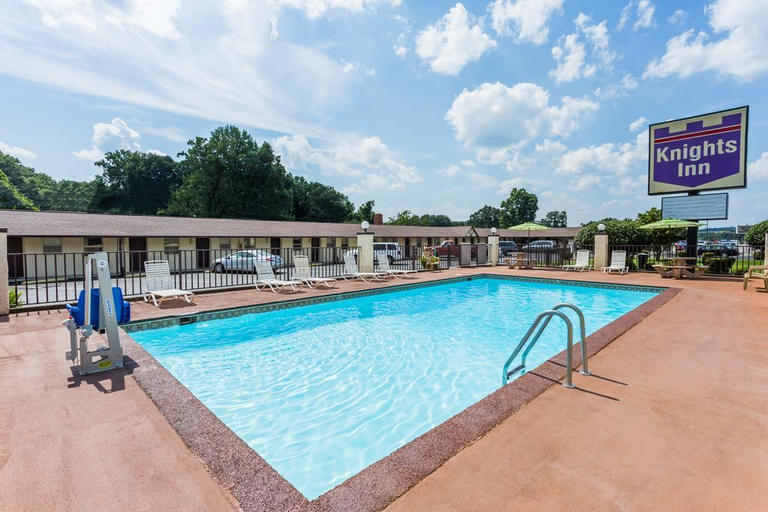 Sport & Beauty 5, Knights Inn Collinsville, Henry