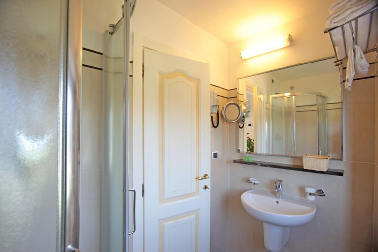 Bathroom 3, Capo d'Uomo, Grosseto