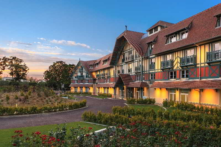 Exterior & Views 1, Renaissance Paris Hippodrome De St. Cloud Hotel, Hauts-de-Seine