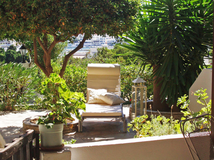 Food & Drinks 5, Andros Villa, South Aegean