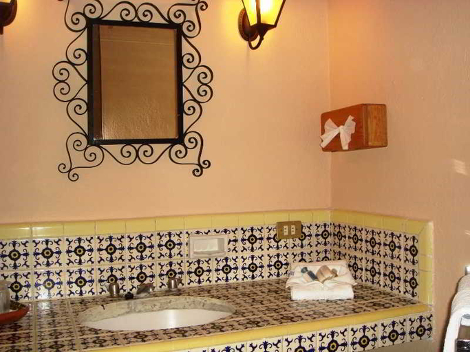 Bathroom, Rancho Hotel El Atascadero, Allende