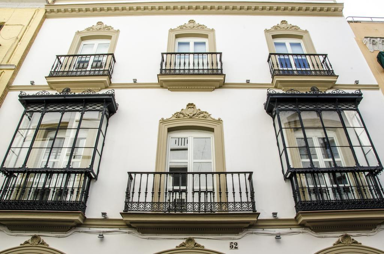 Exterior & Views 2, Suites Sevilla Plaza Apartamentos, Sevilla