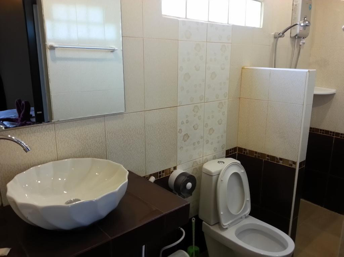 Bathroom 4, Exotic Bungalows, Koh Chang