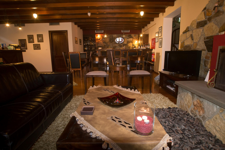 Public Area, Stis Giagias Evgenias, Epirus