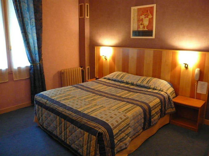 Bedroom 2, Hotel Au Terminus, Jura