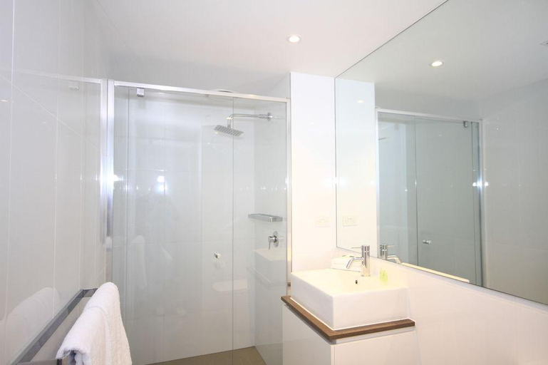 Bathroom 5, RNR Serviced Apartments North Melbourne, Melbourne