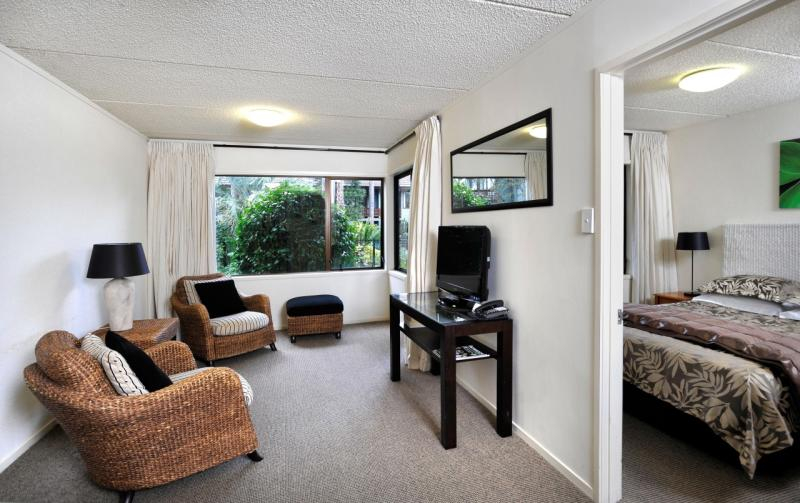 Exterior & Views 2, Emerald Inn on Takapuna Beach, Waitakere