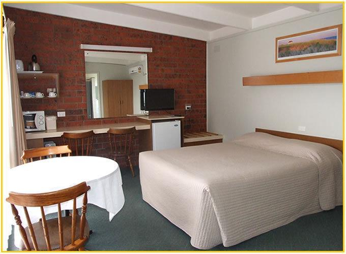 Exterior & Views 2, Abbotswood Motor Inn, South Barwon - Inner
