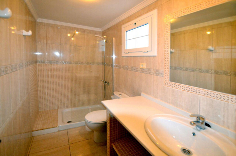 Bathroom, Los Arcos, Las Palmas