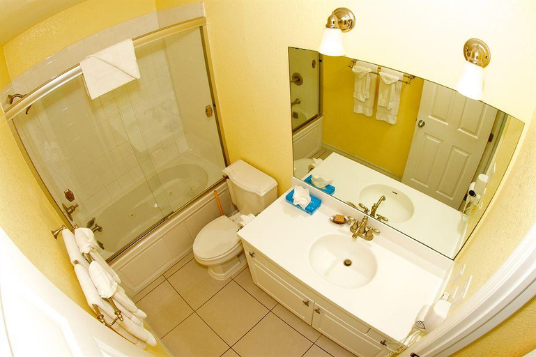 Bathroom 3, Compass Point Dive Resort