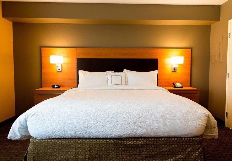 Bedroom 1, TownePlace Suites Lancaster, Los Angeles