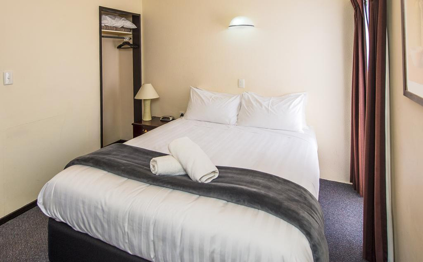 Bedroom 4, Burwood Manor Motel, Wanganui