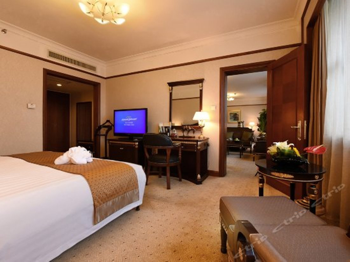 Bedroom 3, Howard Johnson Plaza by Wyndham Guiyang, Guiyang