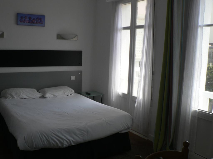 Bedroom 3, Citotel Les Alizes, Pyrénées-Atlantiques