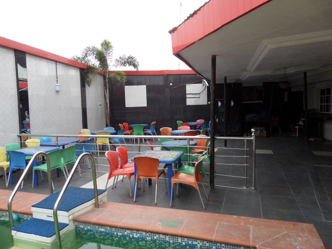 Food & Drinks, Inglesias Hotel, Mainland