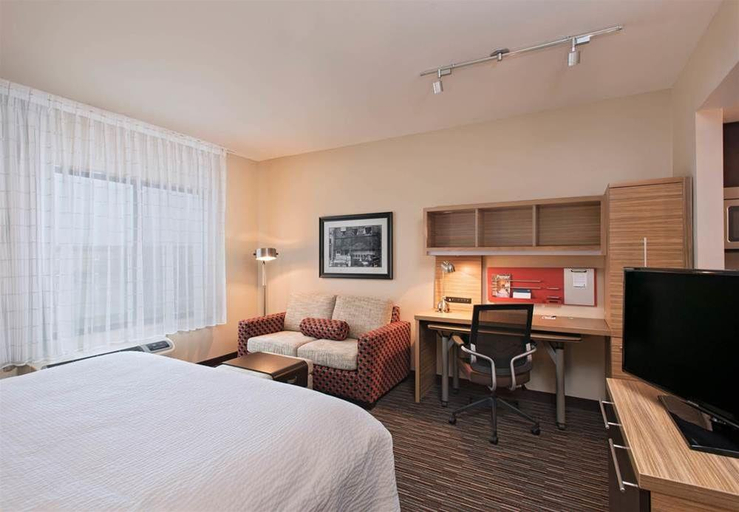 Exterior & Views 2, TownePlace Suites Des Moines West/Jordan Creek, Dallas