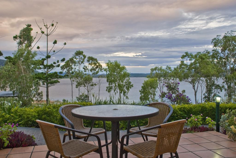Food & Drinks 5, Tinaroo Lake Resort, Atherton