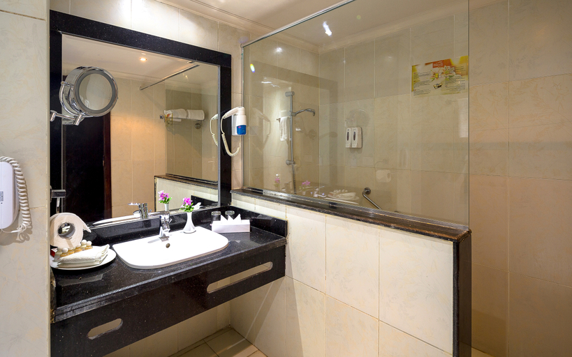 Bathroom 5, SUNRISE Alora, Al-Ghurdaqah