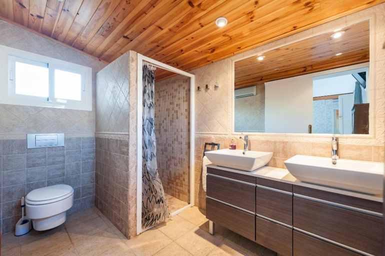 Bathroom 4, CAN ROVET, Baleares