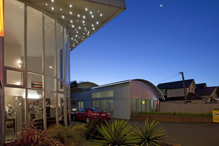 Exterior & Views 3, Atrium on Ulster, Hamilton