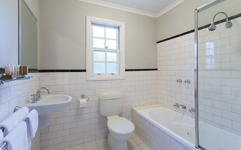 Bathroom 5, Oscars on the Yarra, Yarra Ranges - Central