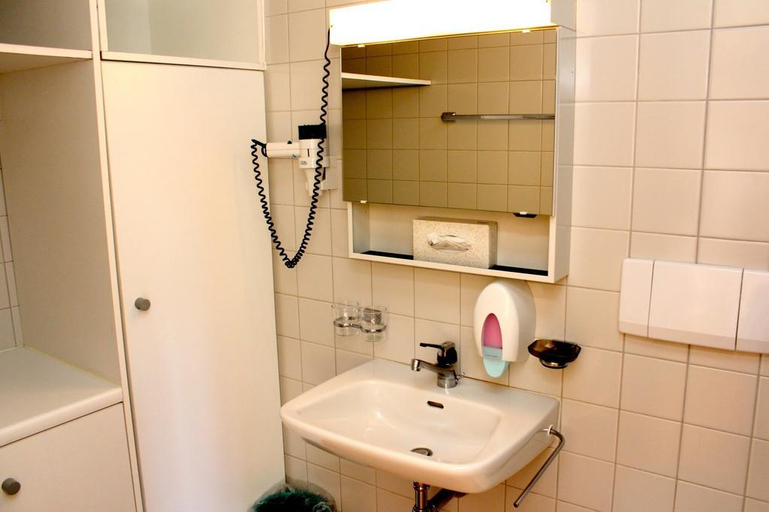 Bathroom 4, Residences du Chamossaire, Aigle