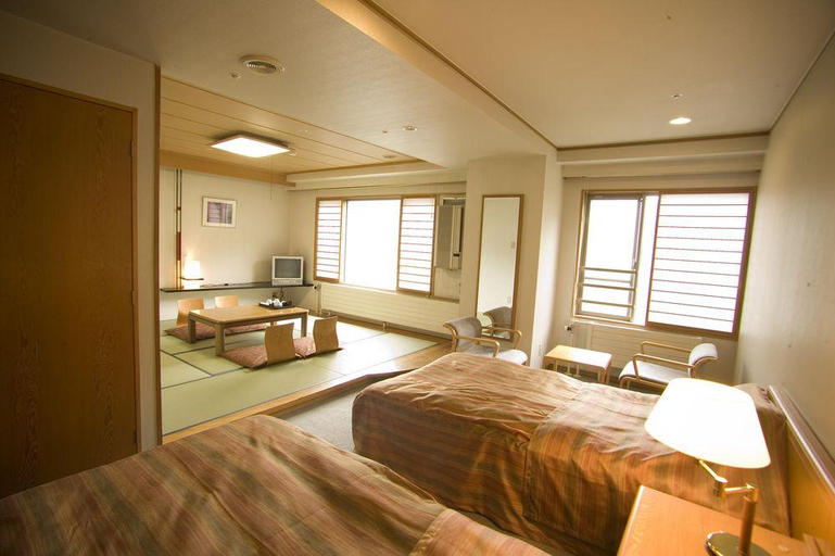 Bedroom 2, Saito Hotel, Ueda