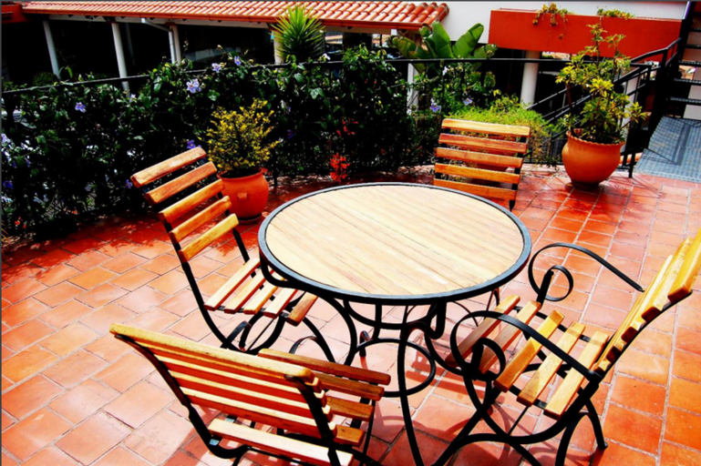 Others, Casa Kolping, Oropeza