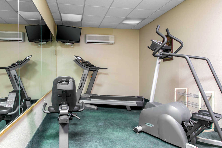 Sport & Beauty 5, Brandley Inn, Hartford