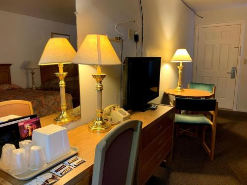 Economy Inn, Mohave