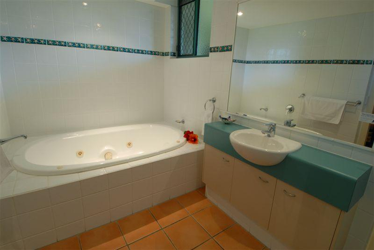 Bathroom 4, Alex Seaside Resort, Maroochy - Mooloolaba