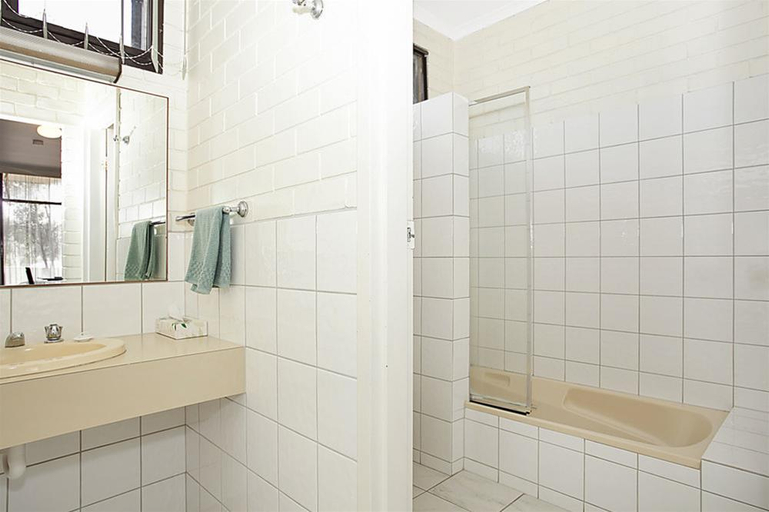 Bathroom 5, Econo Lodge Statesman Ararat, Ararat