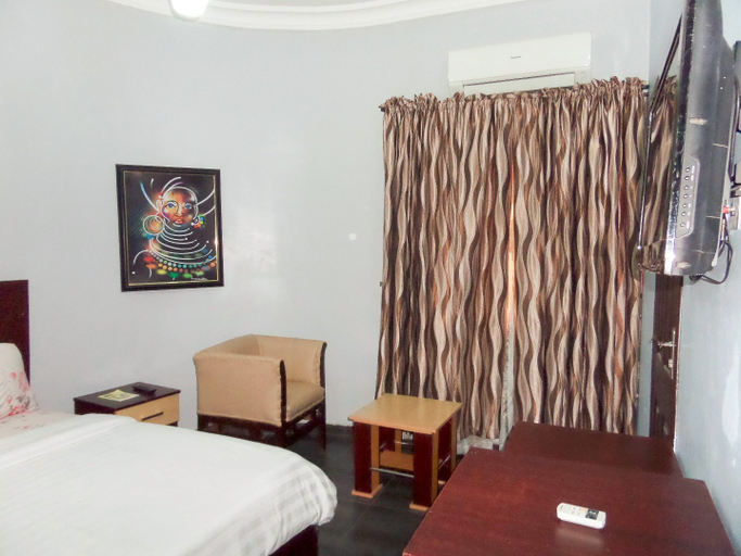 Bedroom 3, Britannia Hotel & Suites, Mushin