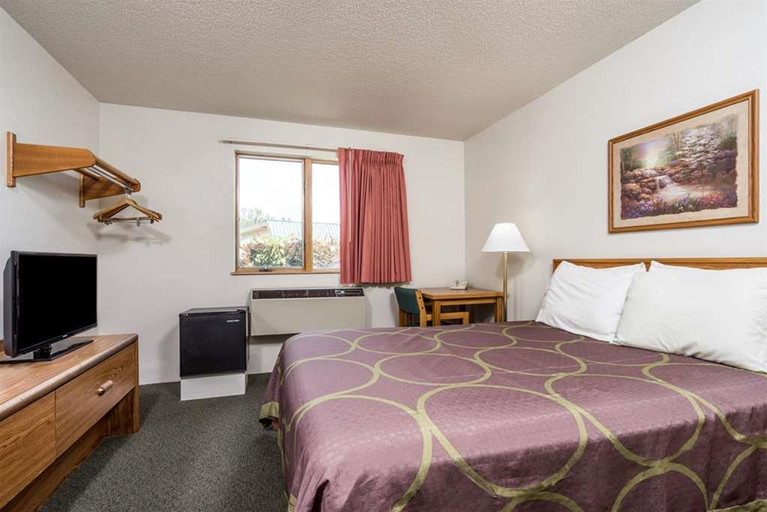 Bedroom 3, Coratel Inn & Suites Stillwater, Washington