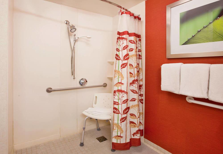 Bathroom 5, Courtyard Toronto Vaughan, York