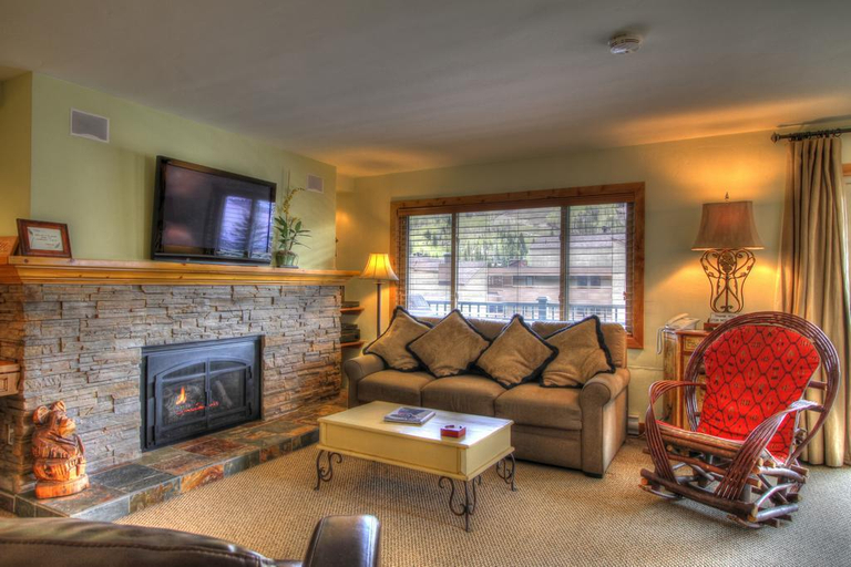 Public Area, Vantage Point Condo 307, Eagle