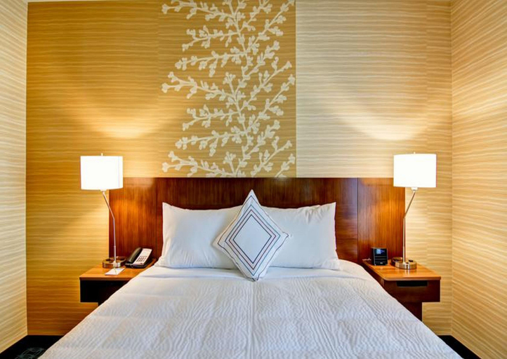 Bedroom 3, Fairfield Inn & Suites Kamloops, Thompson-Nicola