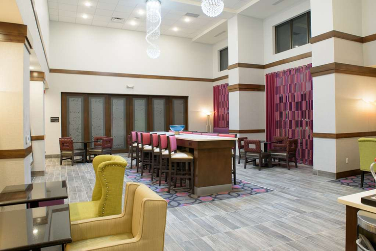 Public Area 2, Hampton Inn & Suites Bay City, Bay