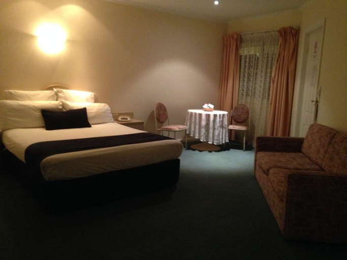 Bedroom 2, Charles Rasp Motor Inn & Cottages, Broken Hill