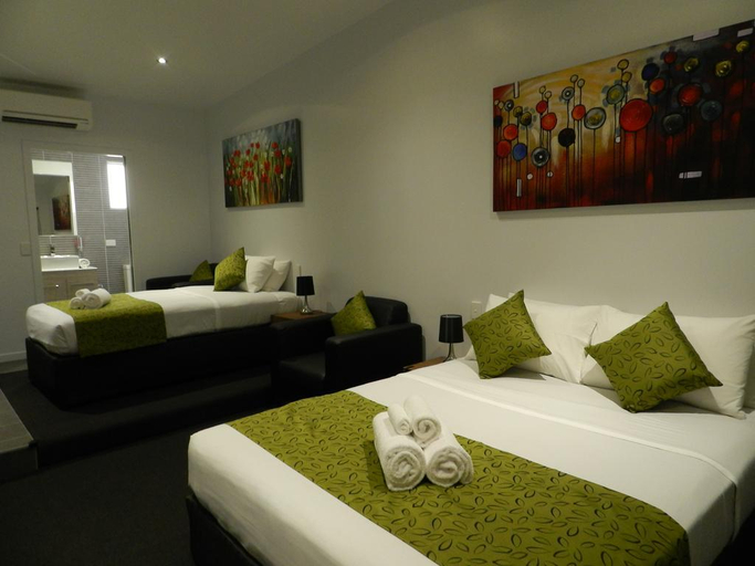 Bedroom 5, Sanctuary Park Motel, Wodonga