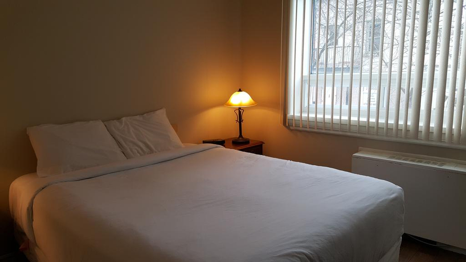 Bedroom 5, Duvernay Studios & Suites, Communauté-Urbaine-de-l'Outaouais