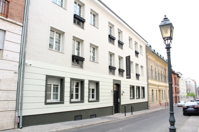Exterior & Views, Milford Suites, Budapesti