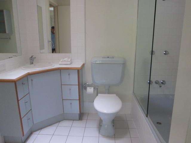 Bathroom 5, Noosa Shores Resort, Noosa - Noosa-Noosaville