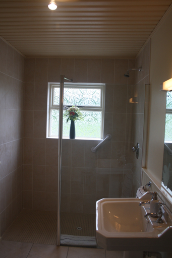 Bathroom 4, Cregg House